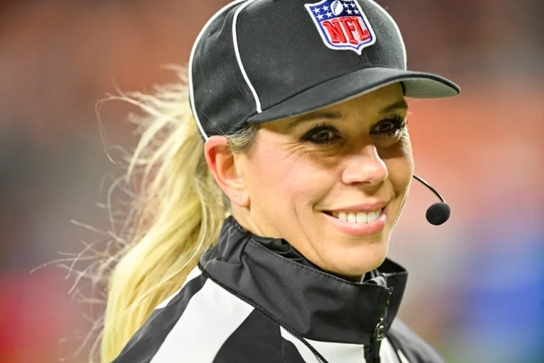 Sarah Thomas, first female Super Bowl official, has some bold advice for young girls